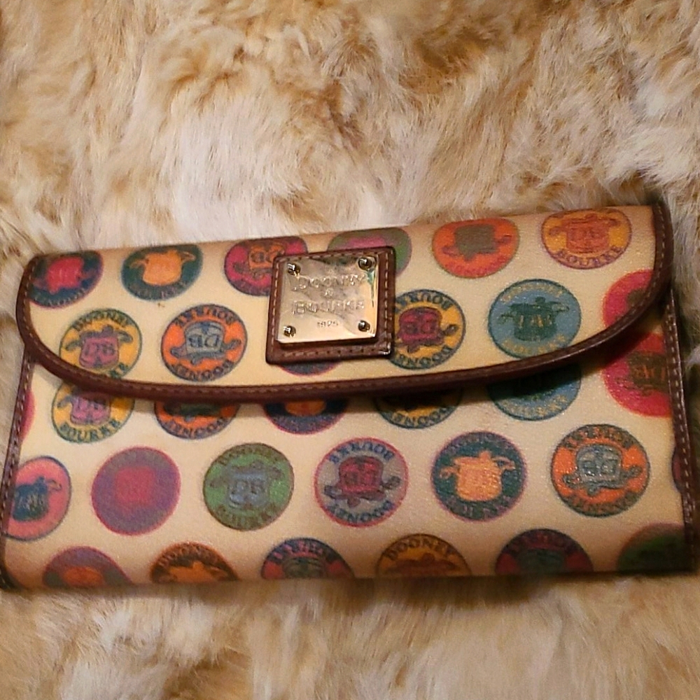 Dooney & Bourke 1975 wallet